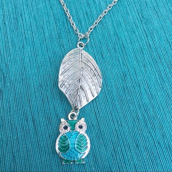 (T3) Owl Leaf Necklace - Picture 1 of 3